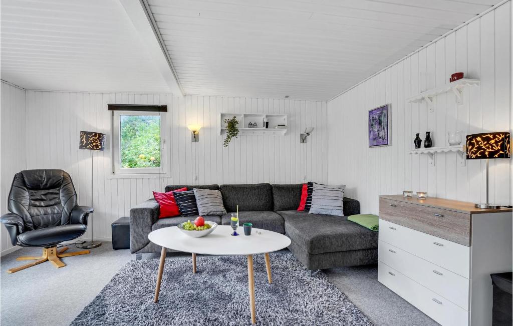 Amazing Home In Ulfborg With 3 Bedrooms And Wifi photo 3
