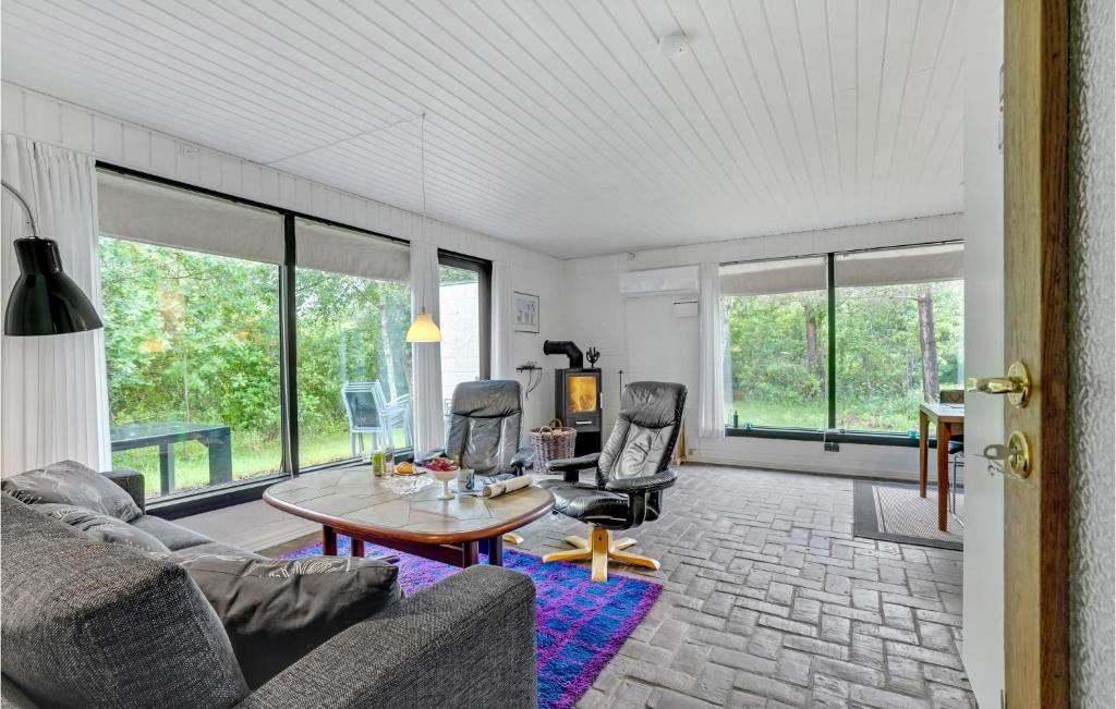 Awesome Home In Thyholm With 2 Bedrooms And Wifi photo 2