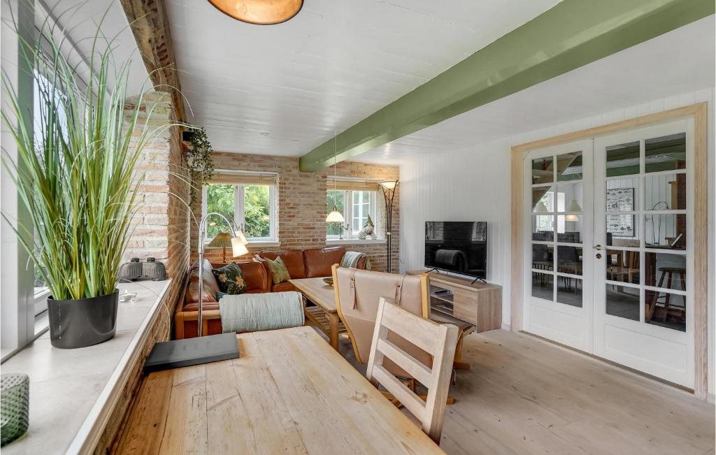 Beautiful Home In Aabenraa With 3 Bedrooms And Wifi photo 3