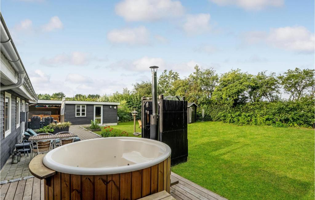 Nice Home In Hjslev With Wifi And 3 Bedrooms photo 1