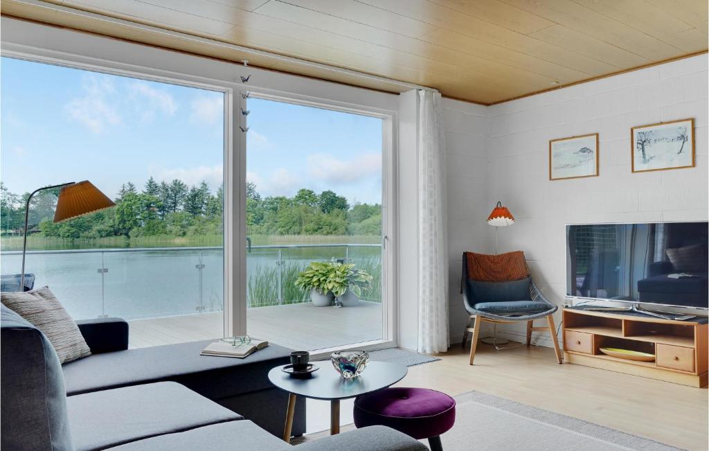Awesome Home In Vemb With 2 Bedrooms And Wifi photo 3