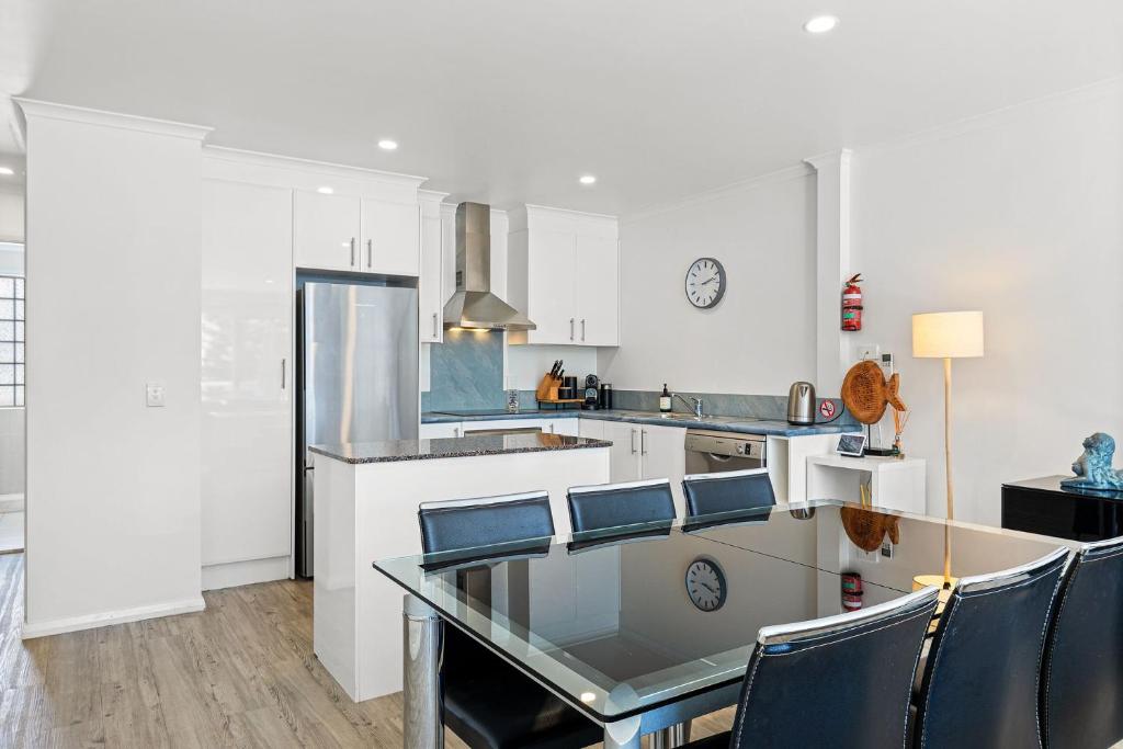 Unit 6 Boardwalk Apartment photo 3