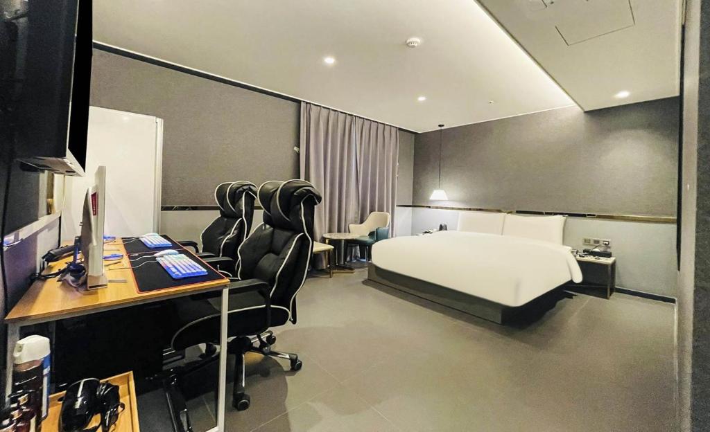 Brown Dot Hotel Yangsan Seochang - Tap to explore photos