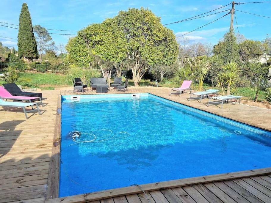 VILLA avec piscine - 4 chambres - parking - calme photo 1