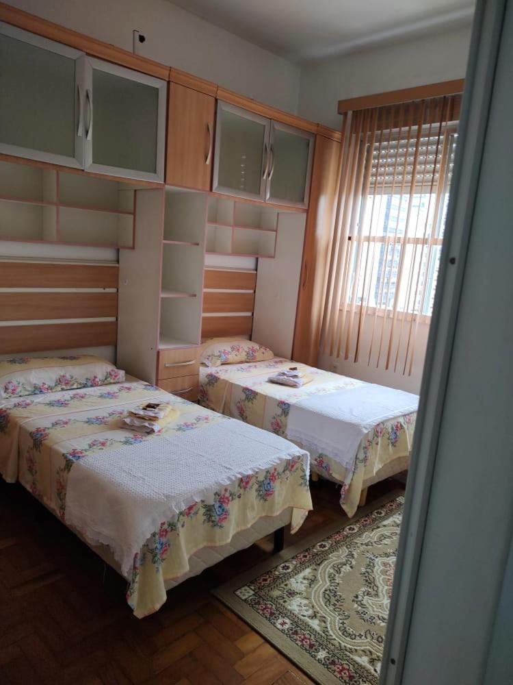 Apartamento 2 dormitórios, wifi, ponta da praia, predio em frente ao mar - Santos photo 3