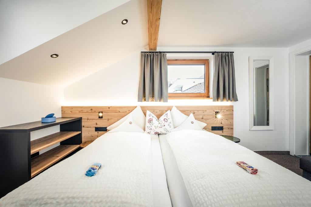 Pension der Steinbock - das 300 Jahre alte Bauernhaus - TIROL photo 1