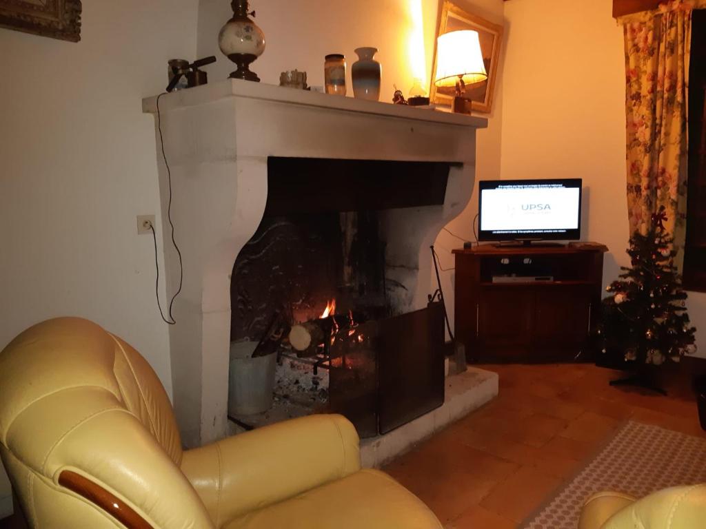 MAISON DE CHARME AVEC JARDIN CLOS photo 2