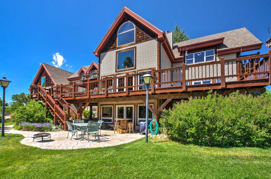 Stunning Silesia Home, Horse Boarding and River View photo 1