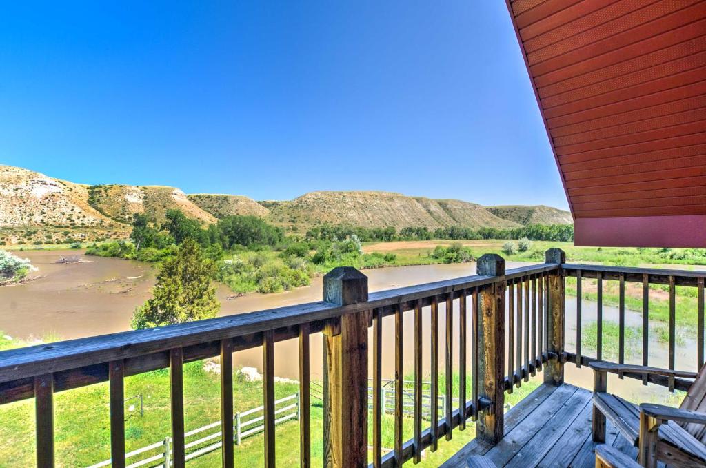 Stunning Silesia Home, Horse Boarding and River View photo 2