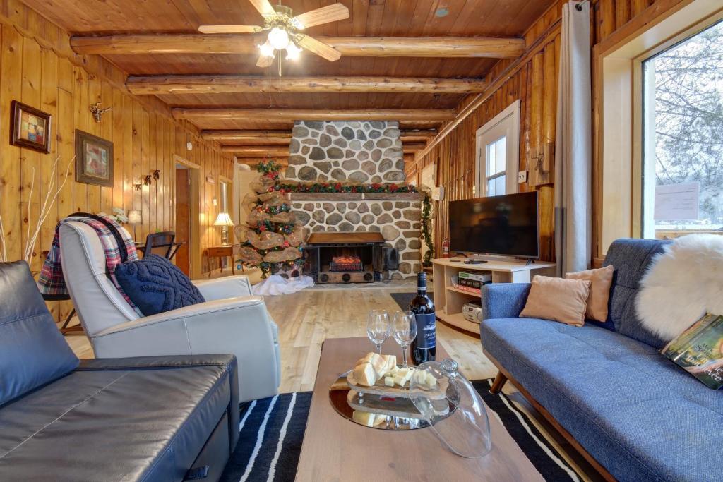 Nelson Warm Log Cabin with Private Hot Tub photo 1