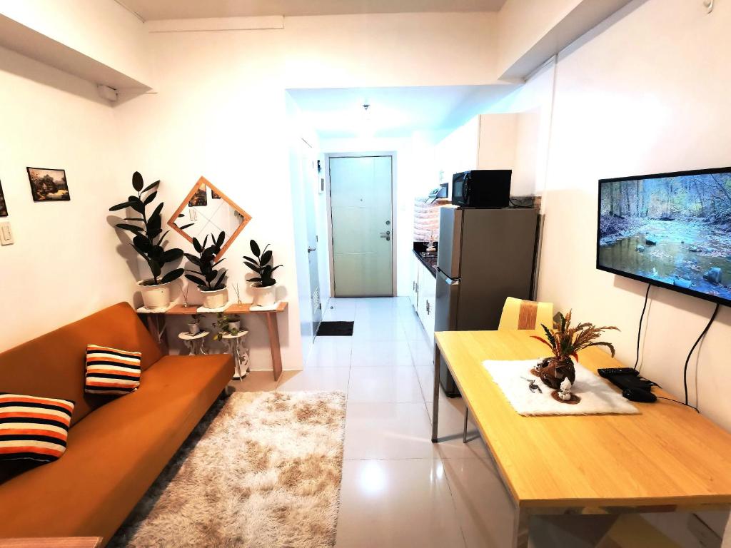 Modern 1BR with balcony and 100mbps wifi