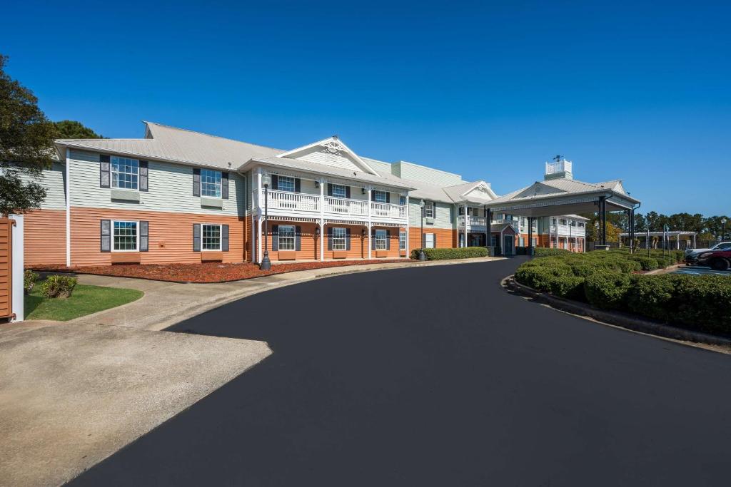 SureStay Hotel by Best Western Tuscaloosa Southeast image