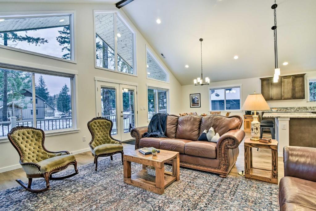 Family-Friendly Packwood Retreat with Deck! photo 4