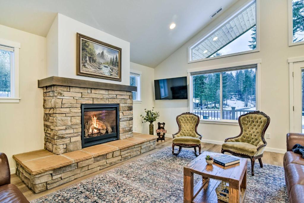 Family-Friendly Packwood Retreat with Deck! photo 3