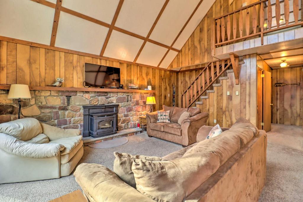 Lake Harmony Home with Game Room and Fire Pit! photo 3