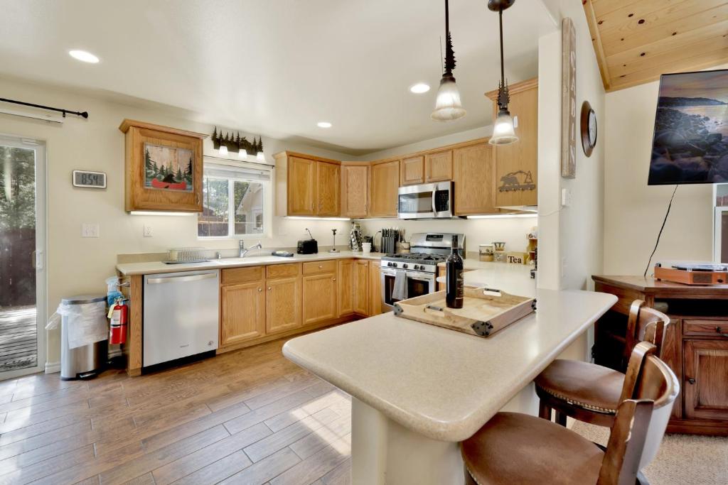 2171-The Sugar Chalet home photo 3