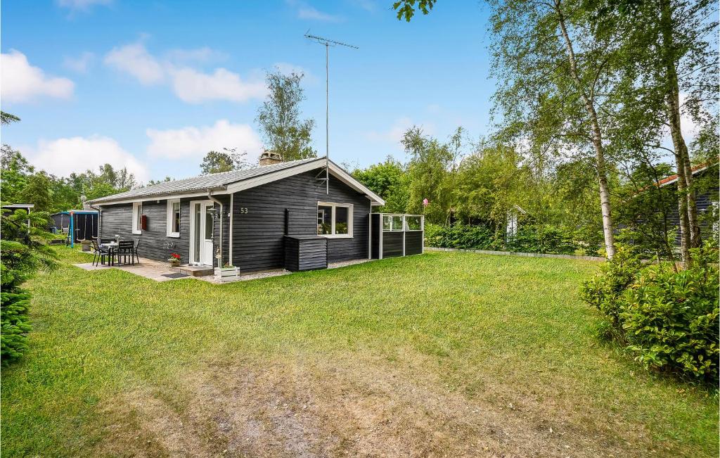 Awesome Home In Hadsund With 3 Bedrooms And Wifi