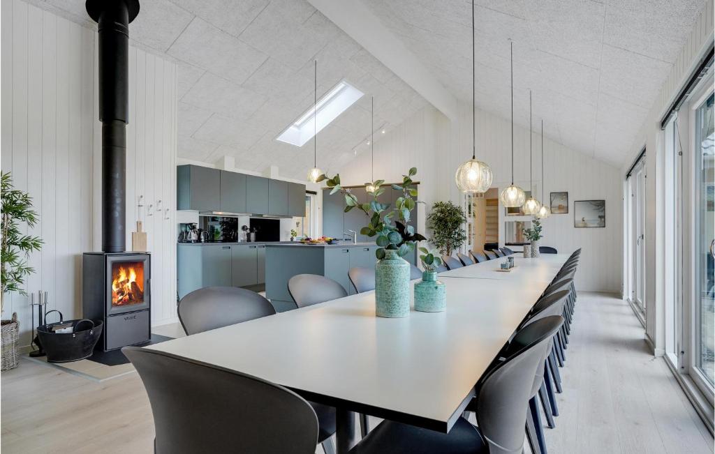 Awesome Home In Sydals With Sauna, 10 Bedrooms And Swimming Pool photo 3
