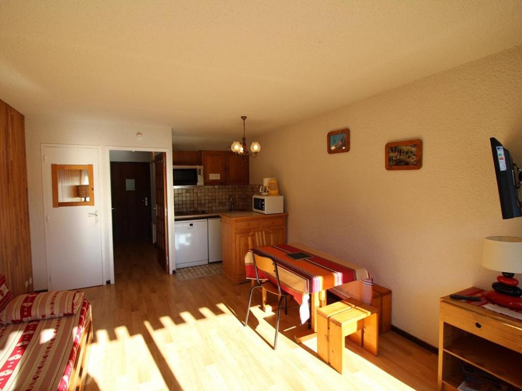 Appartement Auris, 1 pièce, 4 personnes - FR-1-297-284 photo 2