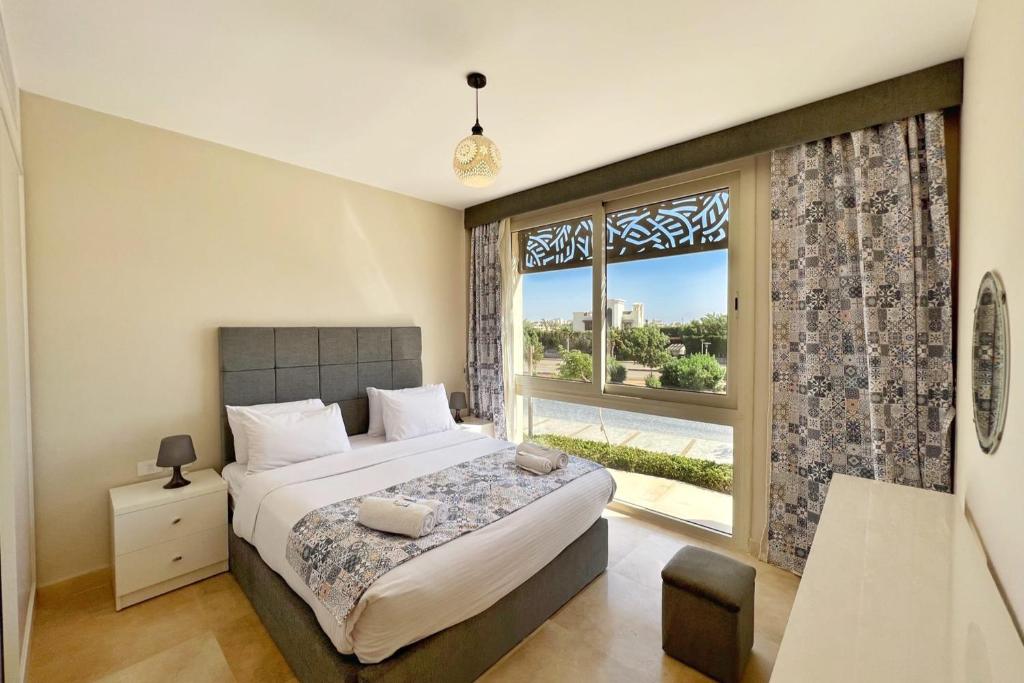 Proper & Plush 1 BDR Mangroovy Free Pool & Beach Access - Tap to explore photos