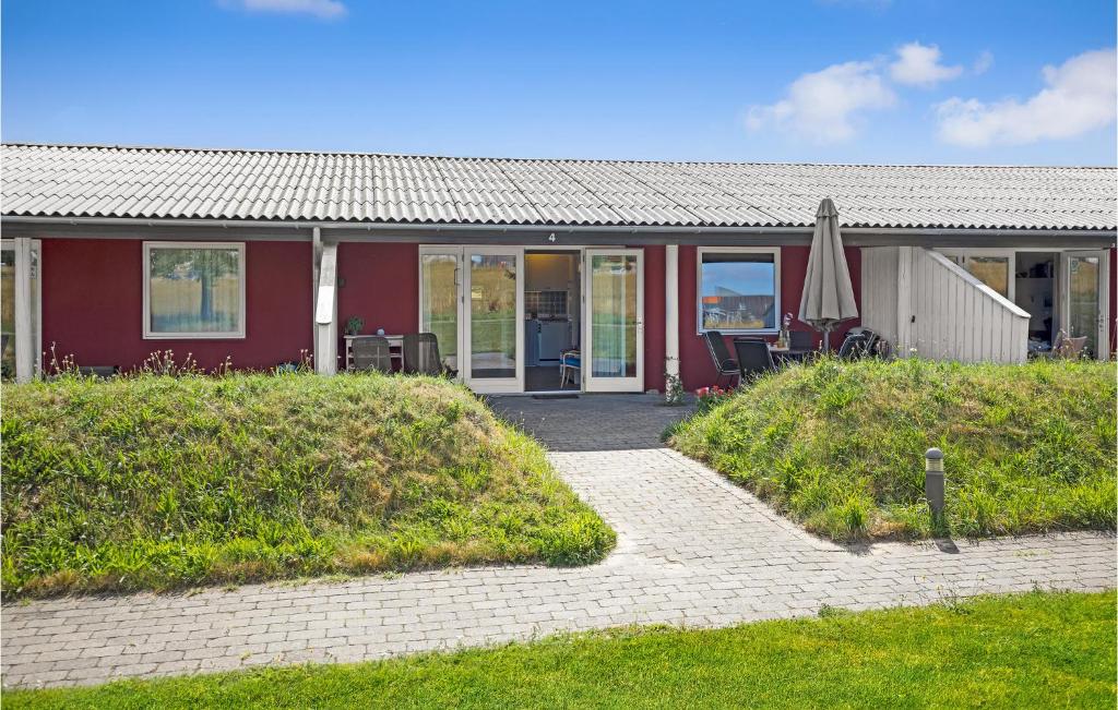 Awesome Apartment In Aakirkeby With 2 Bedrooms, Outdoor Swimming Pool And Heated Swimming Pool photo 1