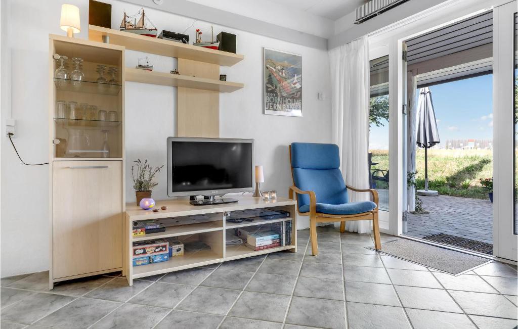 Awesome Apartment In Aakirkeby With 2 Bedrooms, Outdoor Swimming Pool And Heated Swimming Pool photo 4