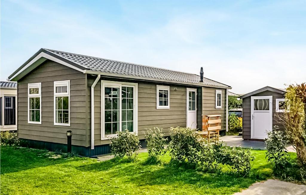 Awesome Home In Julianadorp With Wifi And 2 Bedrooms