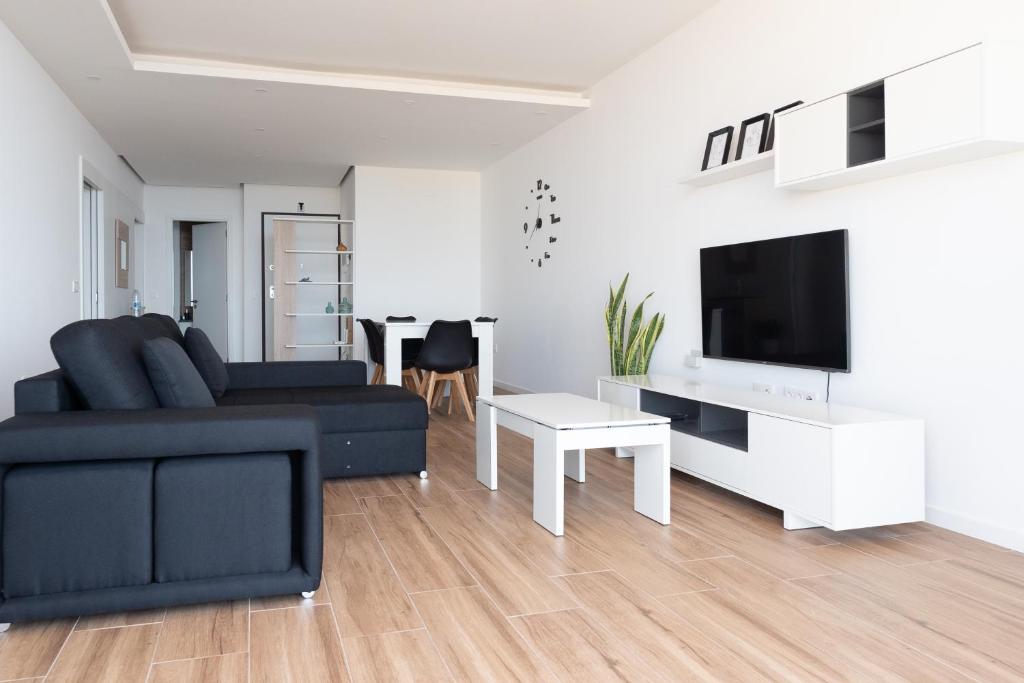 3 bdr aprt, best seaview, rooftop pool - LCGR photo 1