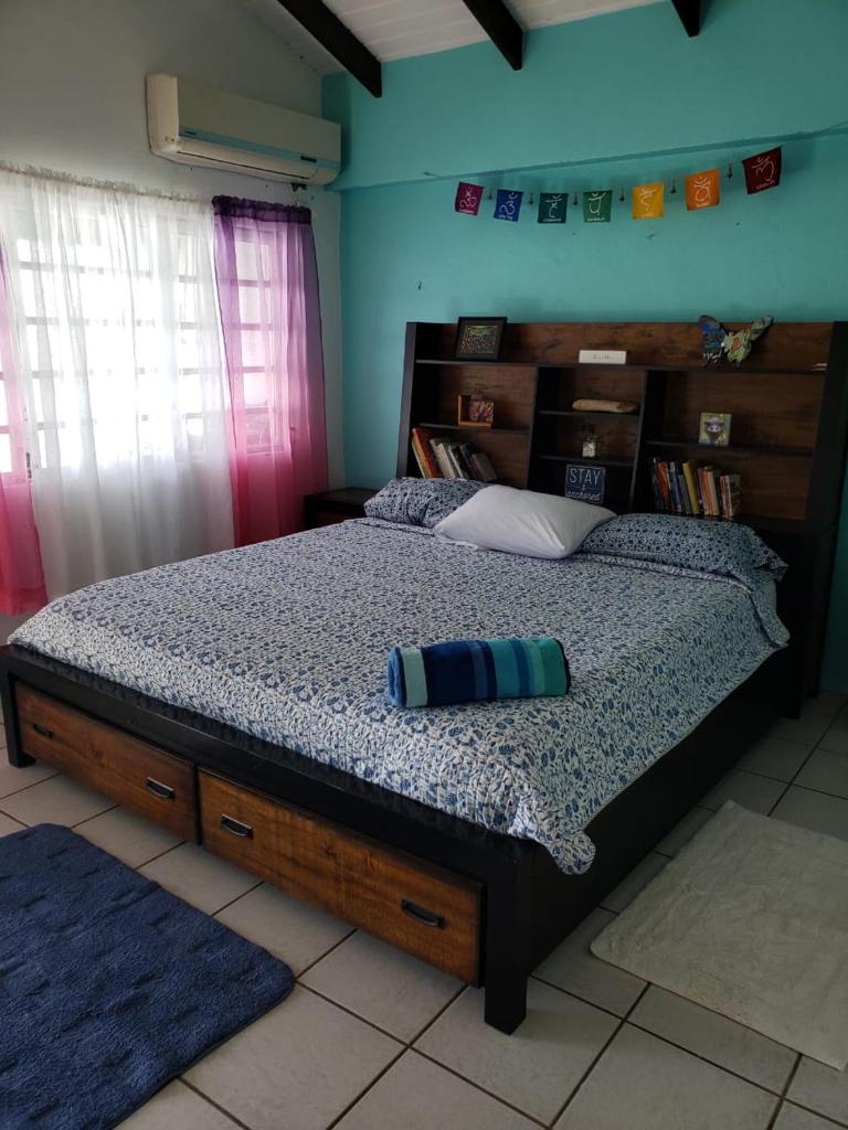 Orrie's Beach Bar and Hotel photo 1