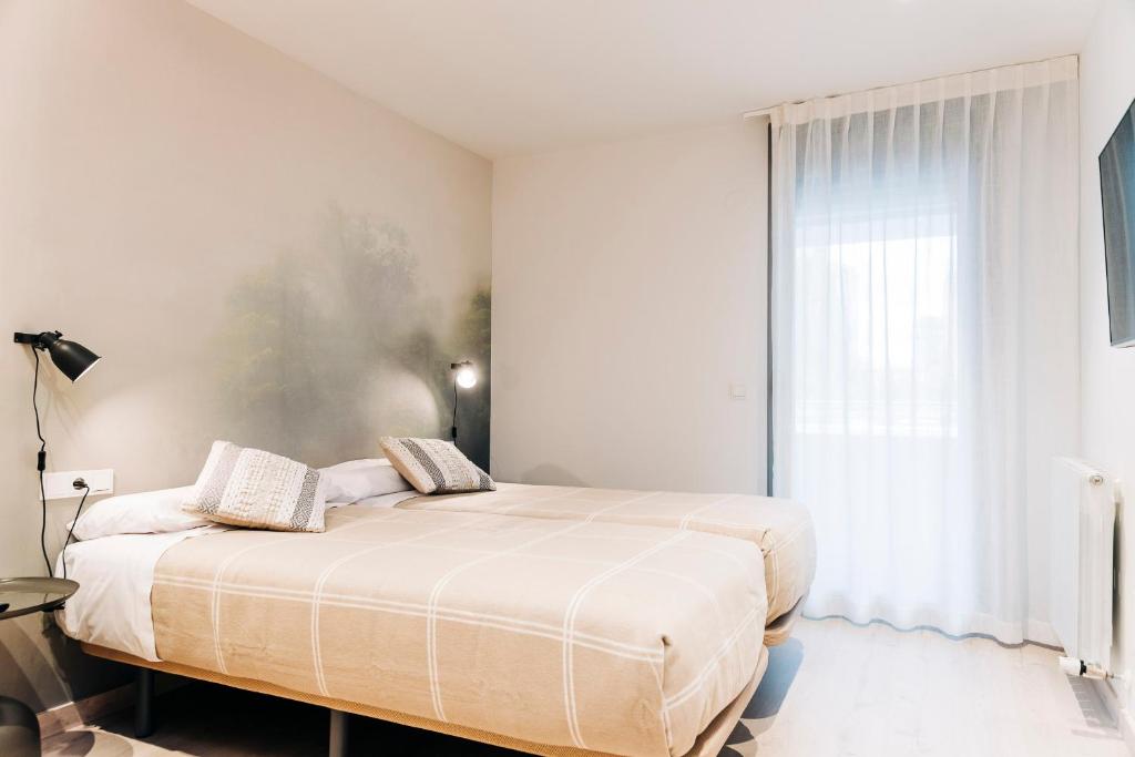 APARTHOTEL SALBURUA photo 3