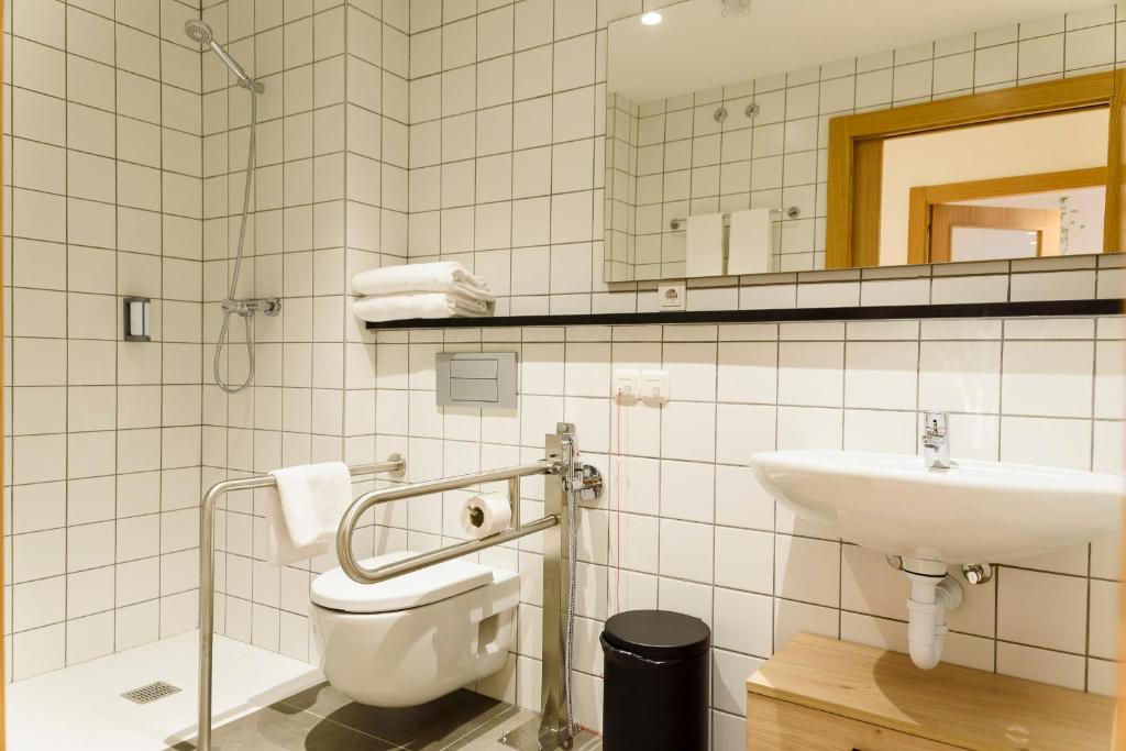 APARTHOTEL SALBURUA photo 4