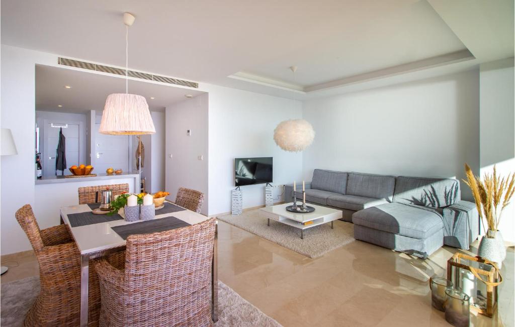 Stunning Apartment In Villajoyosa With Outdoor Swimming Pool, Wifi And Swimming Pool photo 4