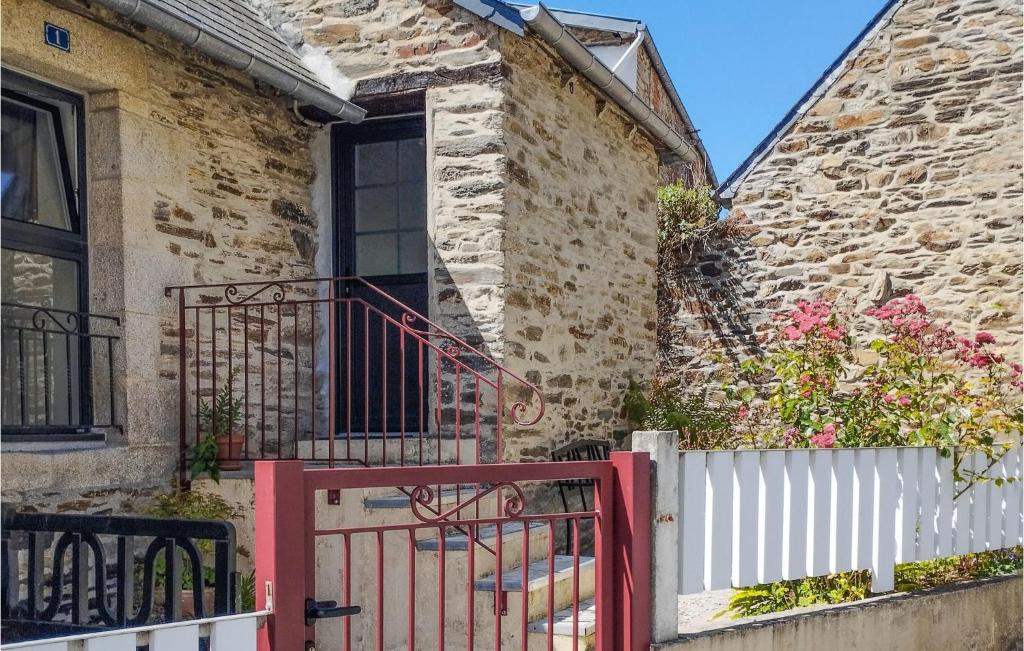 Beautiful Home In Lannion With Wifi And 2 Bedrooms
