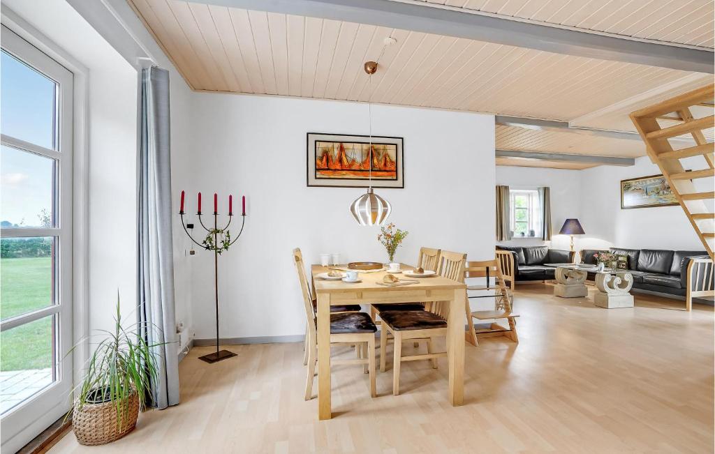 Nice Home In Bandholm With 3 Bedrooms And Wifi photo 3