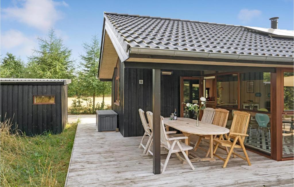 Nice Home In Hovborg With 3 Bedrooms And Wifi photo 1