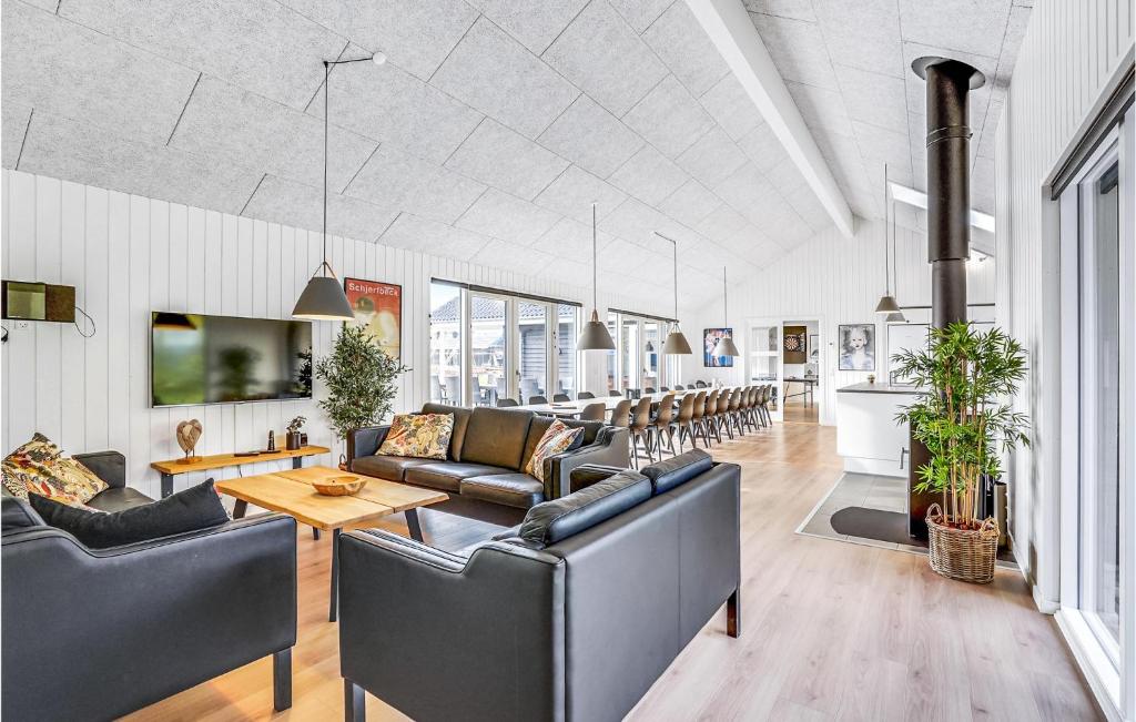 Amazing Home In Sydals With 10 Bedrooms, Sauna And Private Swimming Pool photo 2