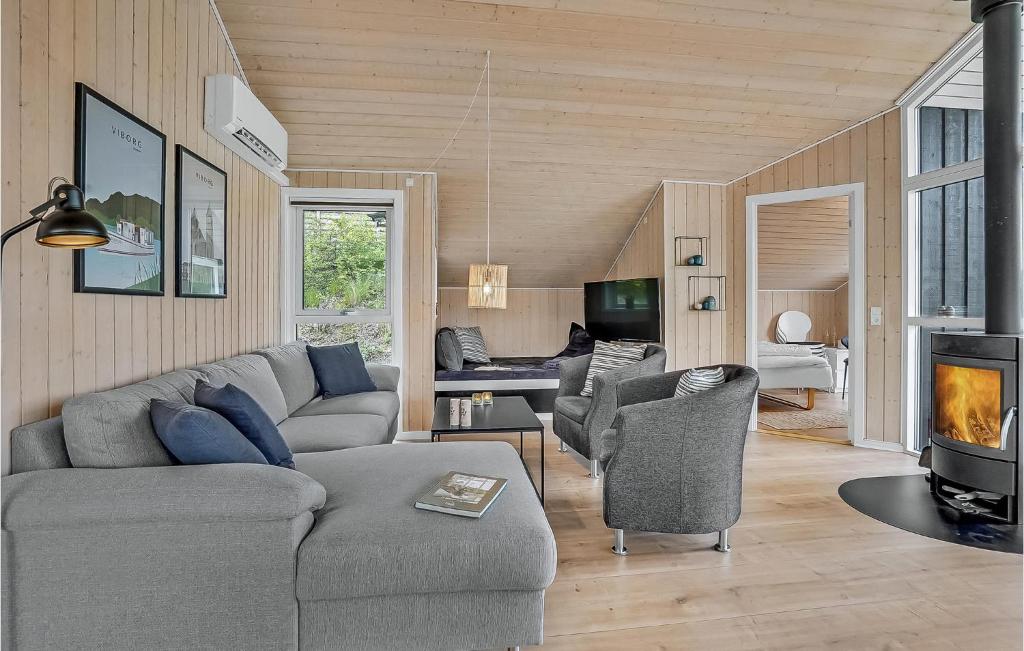 Beautiful Home In Lgstrup With 3 Bedrooms And Wifi photo 2