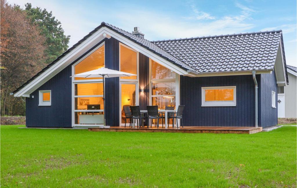 Stunning Home In Krems Ii-warderbrck With 3 Bedrooms And Sauna photo 1