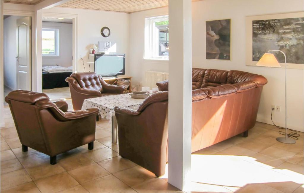 Amazing Home In Hasle With Sauna, 5 Bedrooms And Wifi photo 2