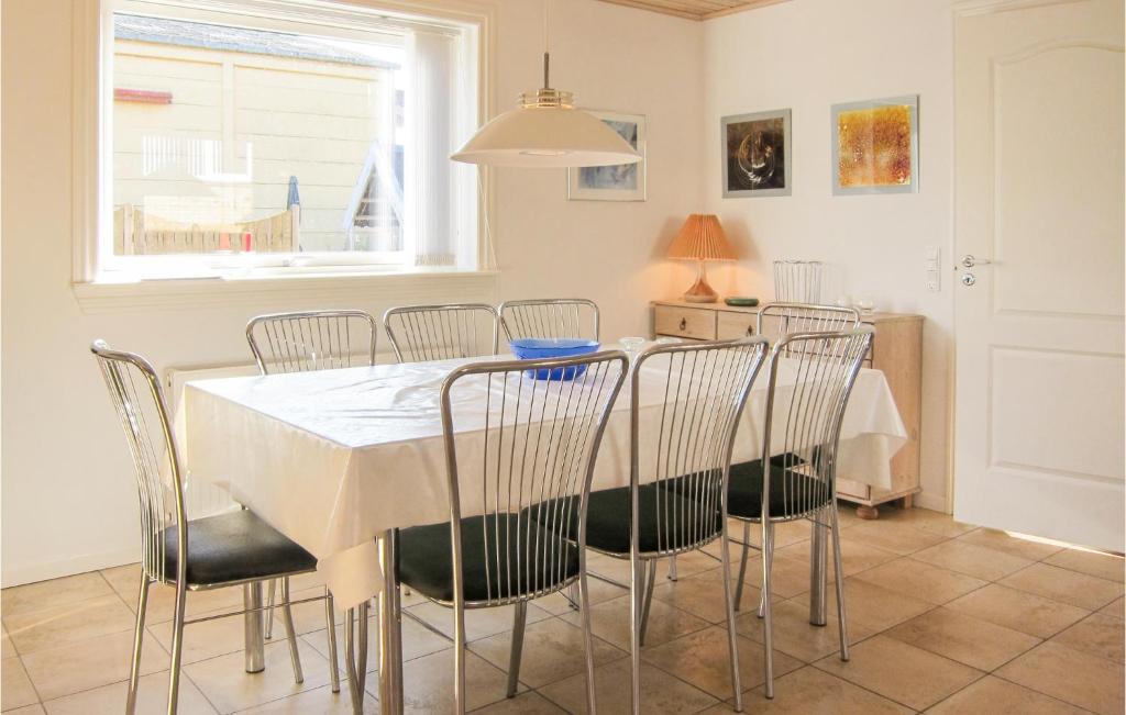 Amazing Home In Hasle With Sauna, 5 Bedrooms And Wifi photo 4