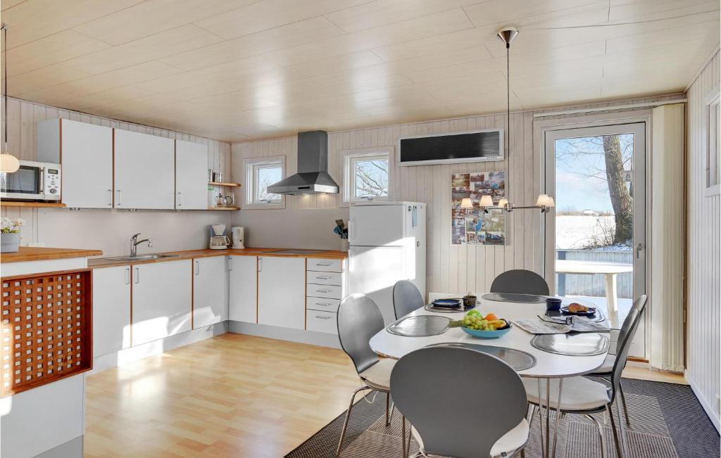 Awesome Home In Vordingborg With 3 Bedrooms And Wifi photo 3