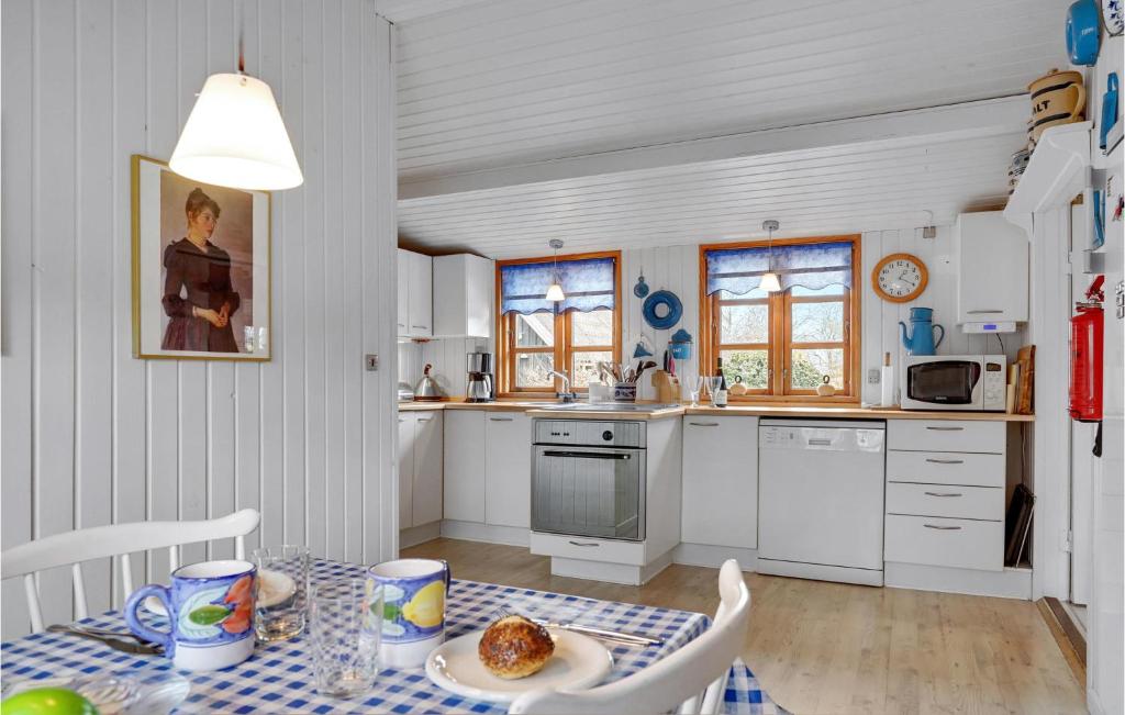 Nice Home In Store Fuglede With 3 Bedrooms And Wifi photo 2