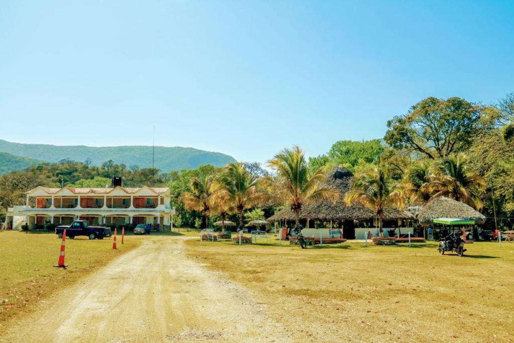 Hotel y Restaurante EL TEXANO photo 3