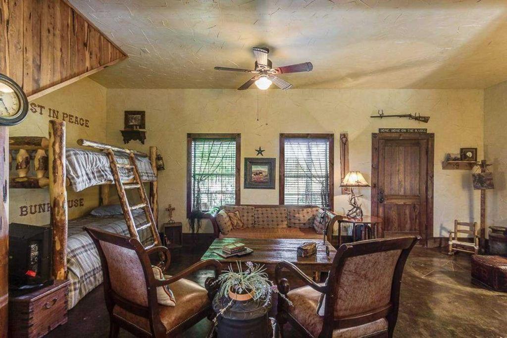 Last Outpost Bandera Ranch House photo 2