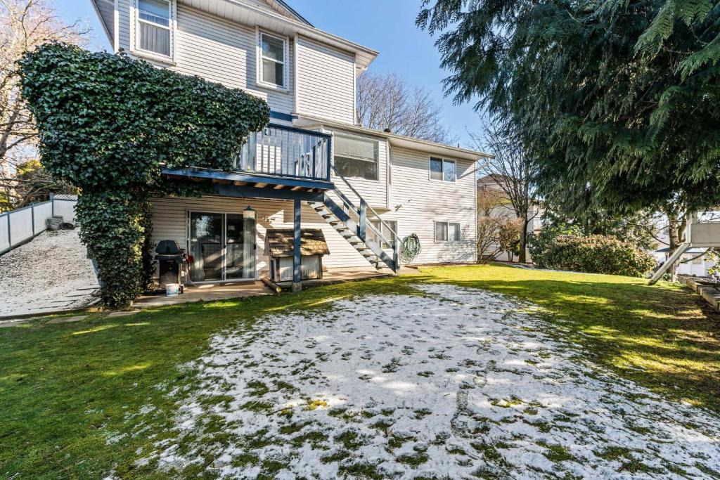 3 Bedrooms 4 Queen Beds Upstairs - Bed & Breakfast - 8 people welcome photo 2