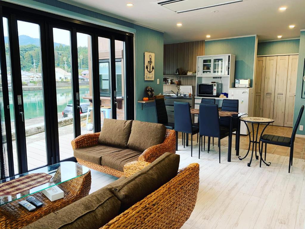 Pier39 Uchiumi Cozy house located in front of the sea and harbor! photo 1