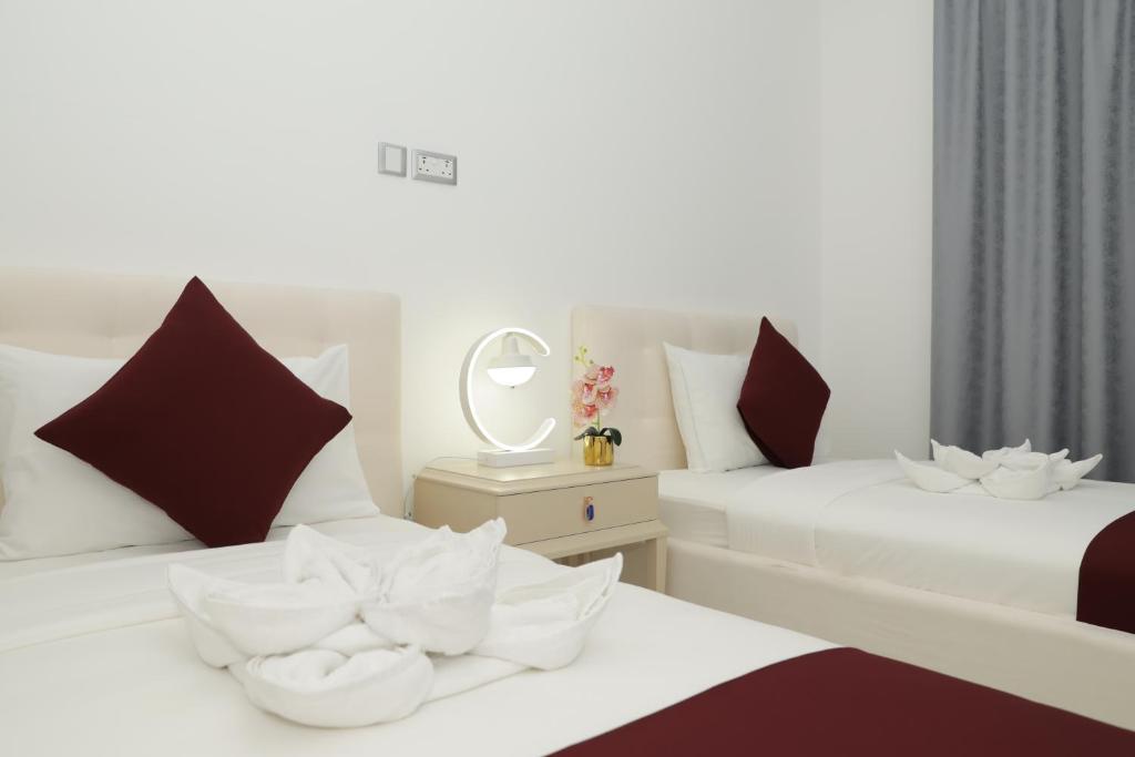Empire Apartments photo 4