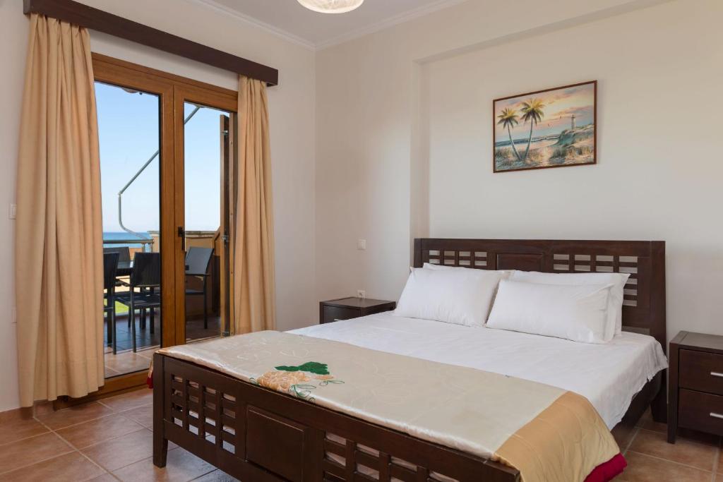 Venetico Beachfront Apartments & Suites - 2 Bedroom Sea View Suite photo 2