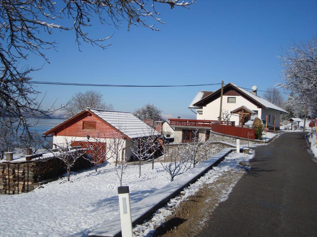 Prenočišča Jezero photo 2