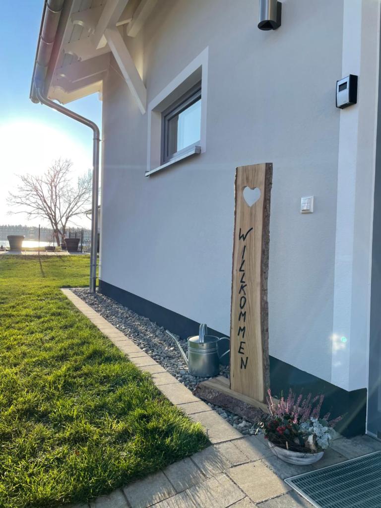 5 Sterne-Ferienhaus Eisvogel am See mit Sauna und Kamin photo 1